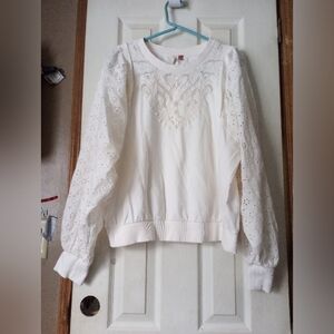 Eyelet white top